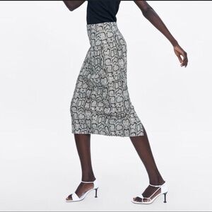BNWT ZARA Snake Print Midi Skirt size small